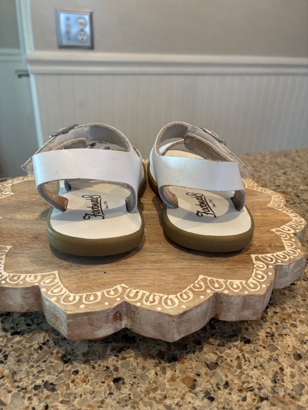6C Footmates Ariel White Sandals - Picture 5 of 10